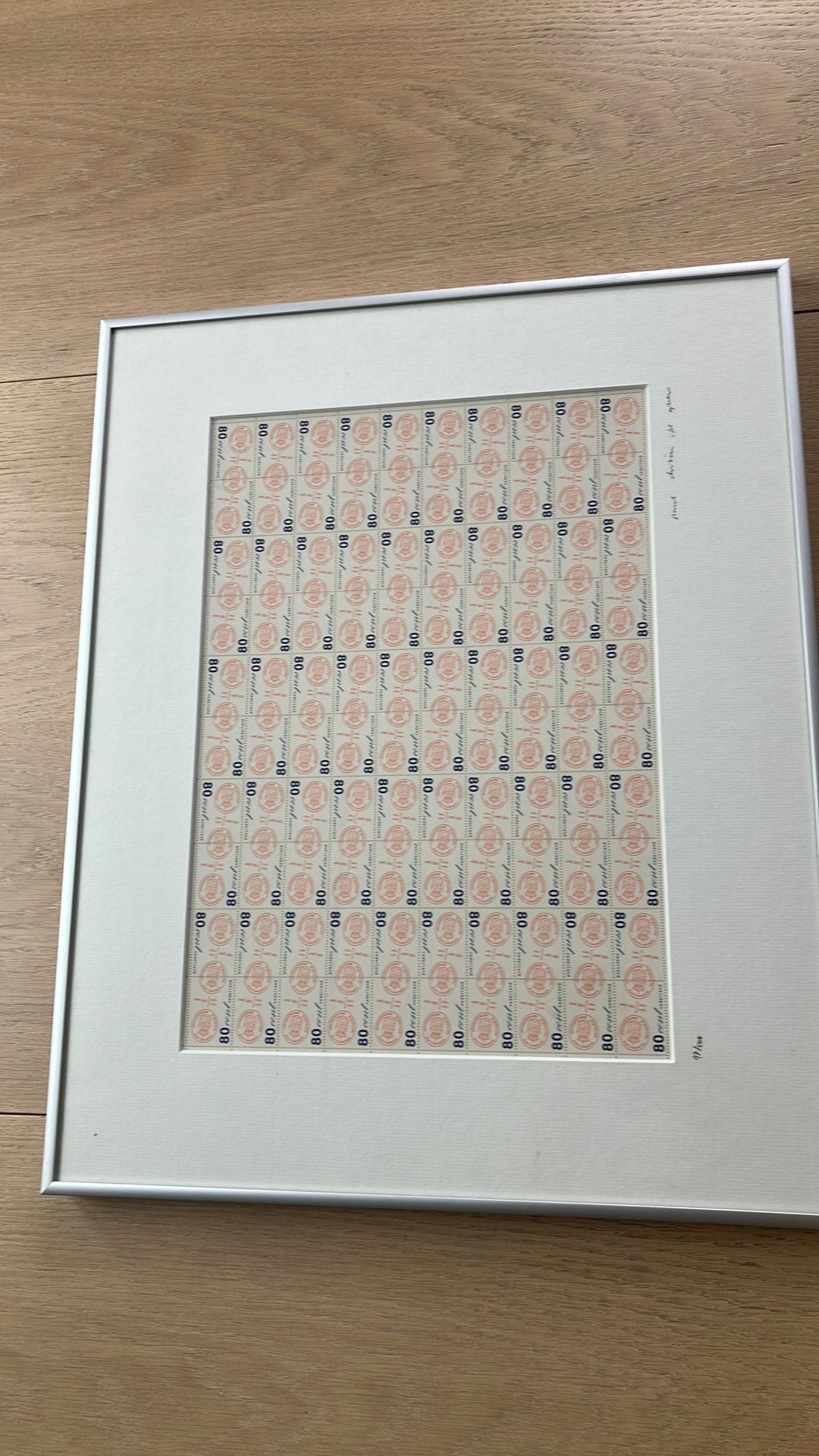 NVPH 1551/1552 ingelijst vel met handtekening ontwerper, Postzegels en Munten, Postzegels | Nederland, Ophalen of Verzenden, Na 1940