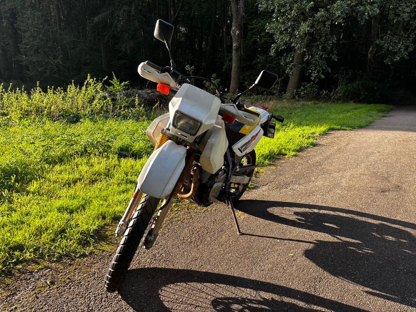 Witte Dr 650 SE 1996 in goede staat, Motoren, Gebruikt, Particulier, Enduro, Minimaal motorrijbewijs A2