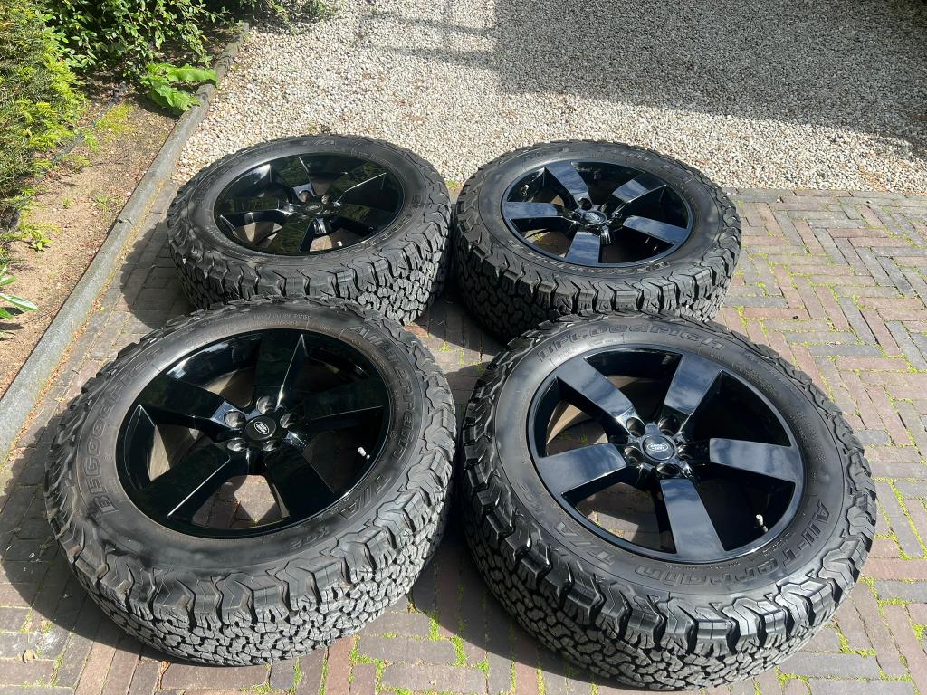 Prachtige originele New Defender velgen met nieuwe banden, Auto-onderdelen, Banden en Velgen, Velg(en), 265 mm, Nieuw, Ophalen of Verzenden