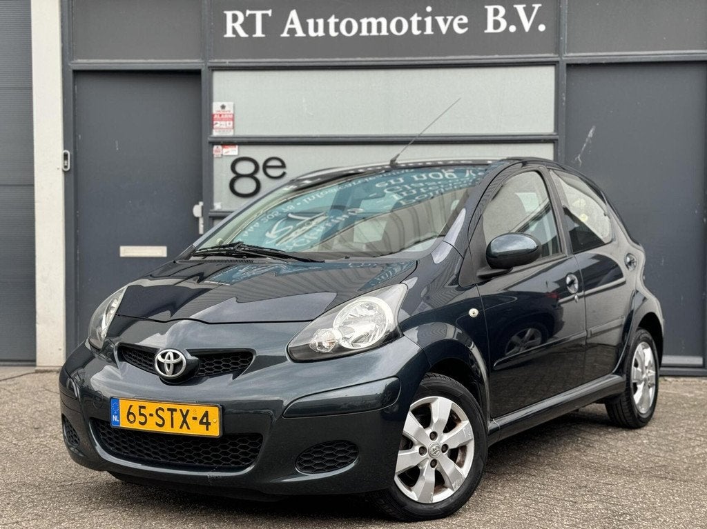 Toyota Aygo 1.0 VVT-i Aspiration Leder / Navi / LM Velgen, Voorwielaandrijving, Euro 5, Elektrische ramen, Gebruikt
