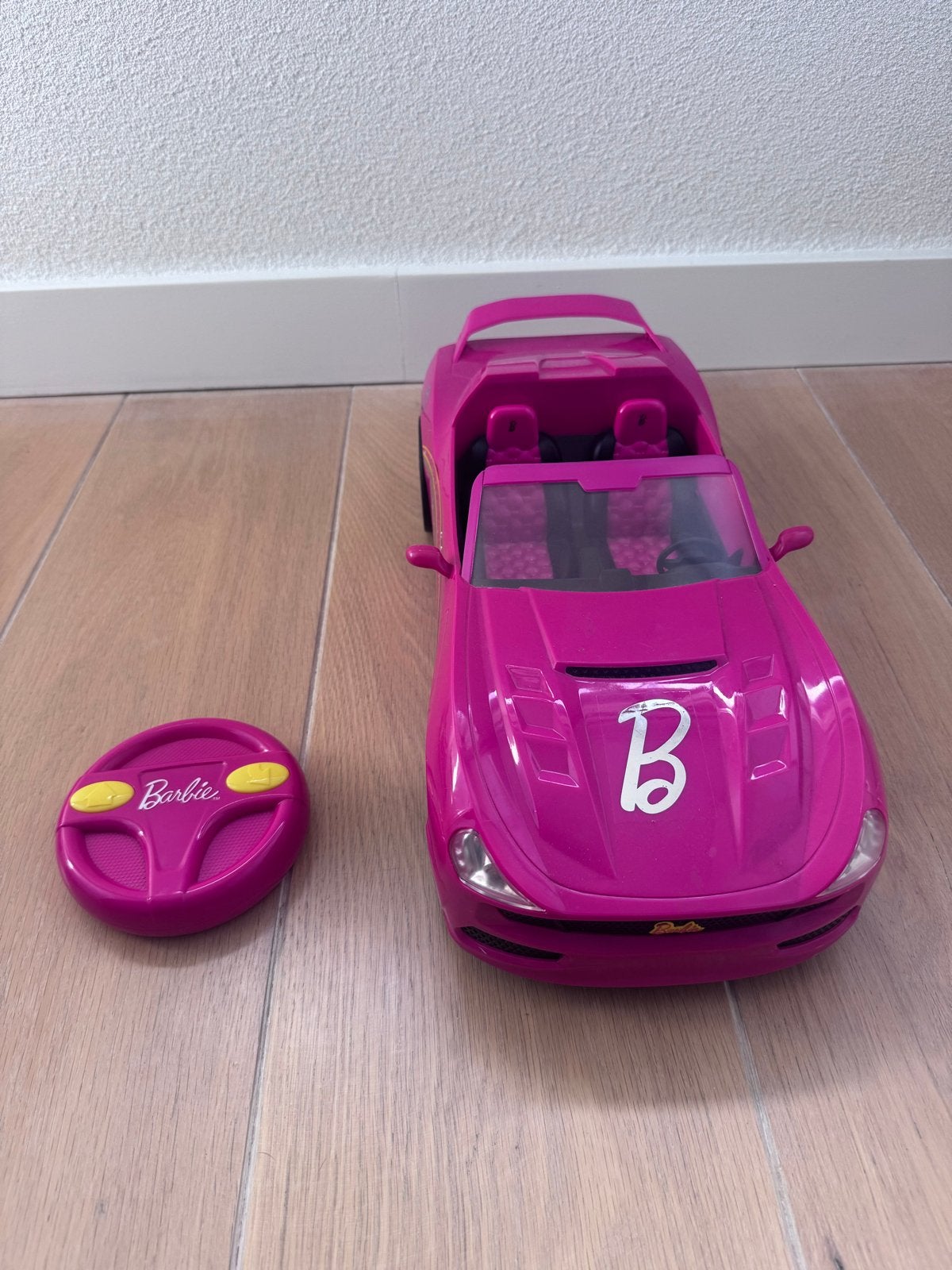 Barbie RC Auto Roze met Afstandsbediening, Elektro, Ophalen of Verzenden, Zo goed als nieuw, Auto onroad