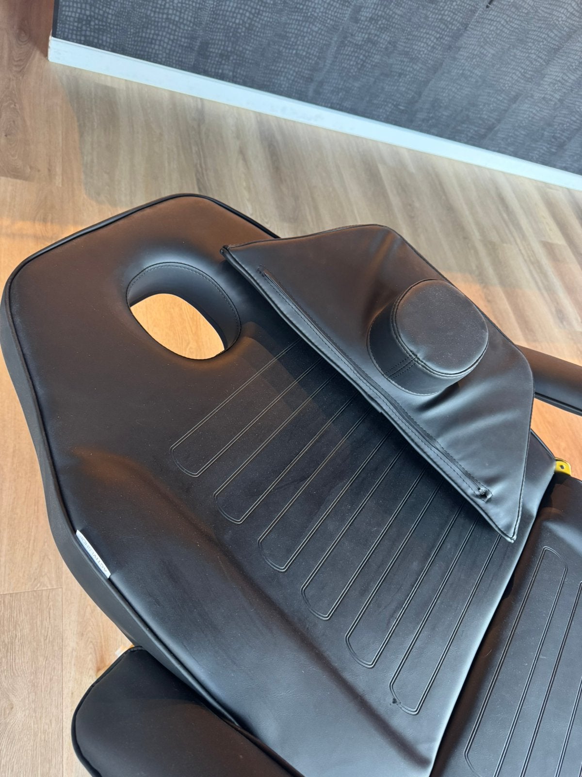 Behandelstoel / massagestoel, Ophalen, Zo goed als nieuw, Massagestoel of Kussen