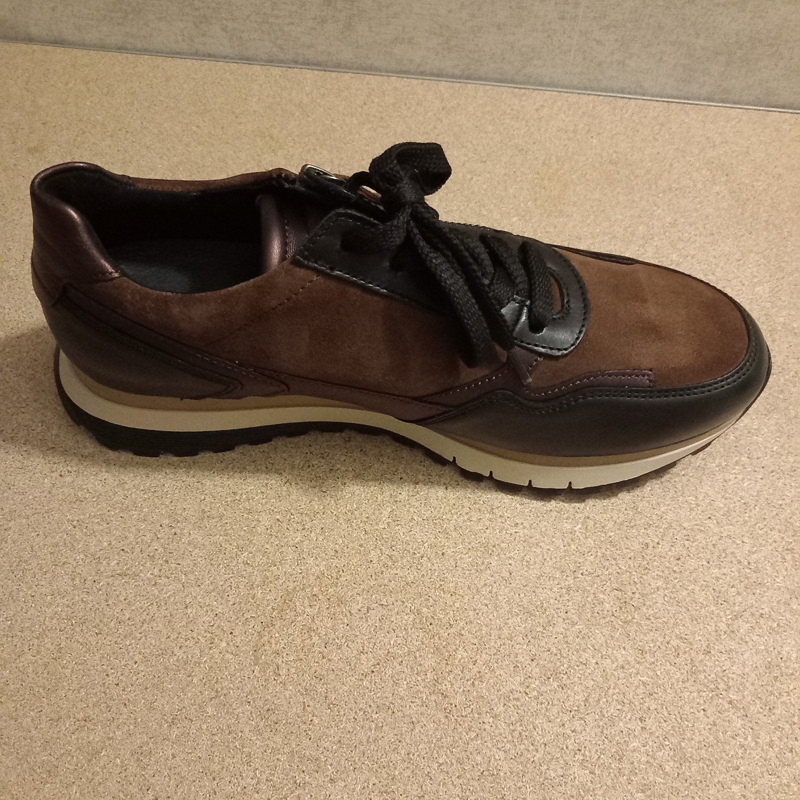 NIEUWE GABOR SNEAKERS  38,5, Kleding | Dames, Ophalen of Verzenden, Nieuw, Bruin, Sneakers of Gympen