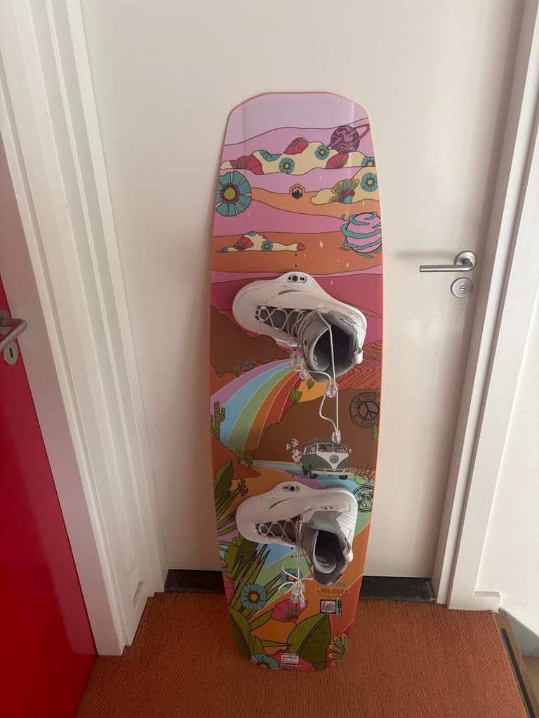 Liquid Force Holiday Wakeboard 146 met bindingen, Ophalen of Verzenden, Nieuw, Board en Schoenen