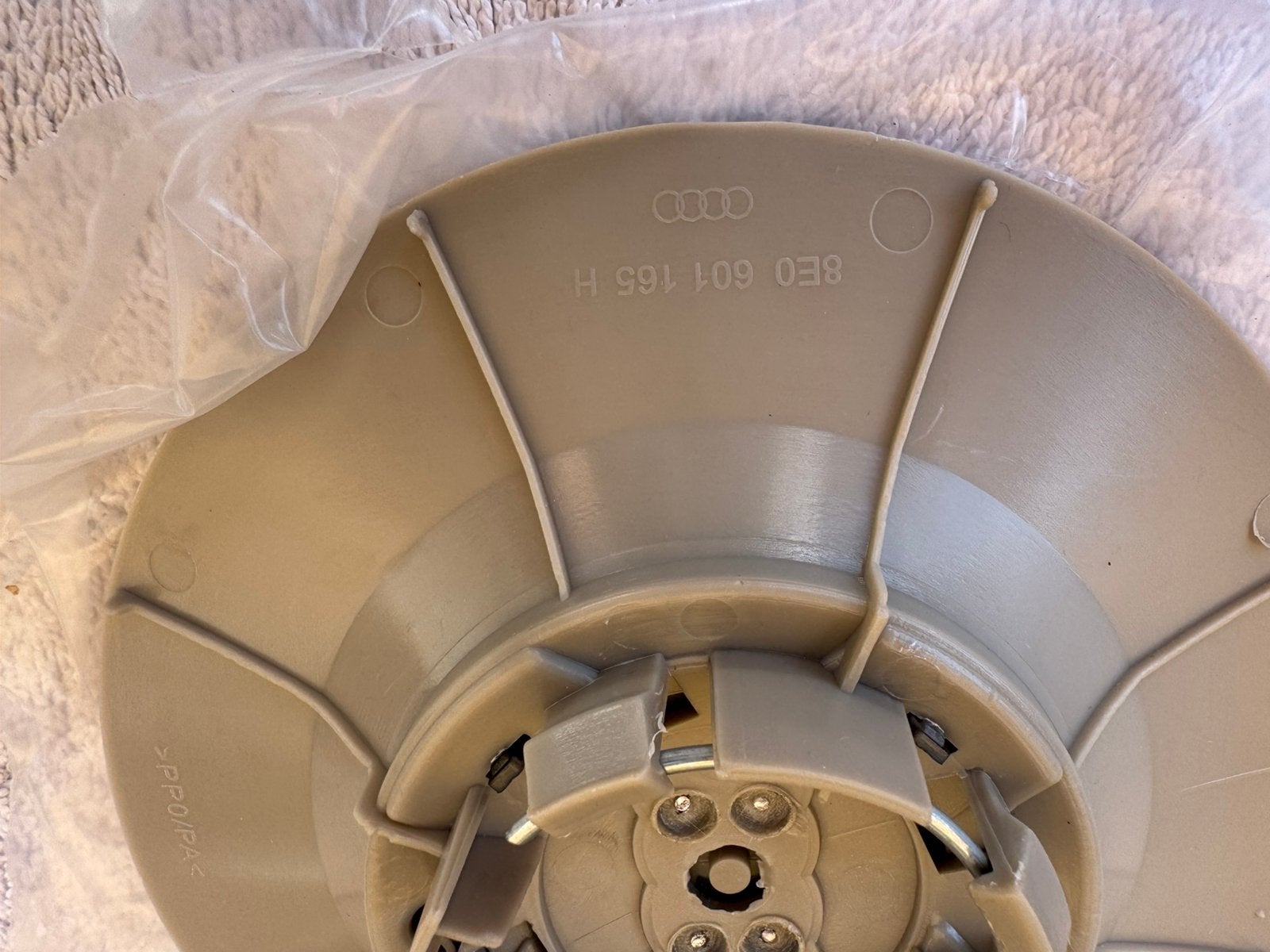 Naafdoppen naafkappen audi S4 banden 225 235 40 18 hankook, Ophalen of Verzenden, Audi
