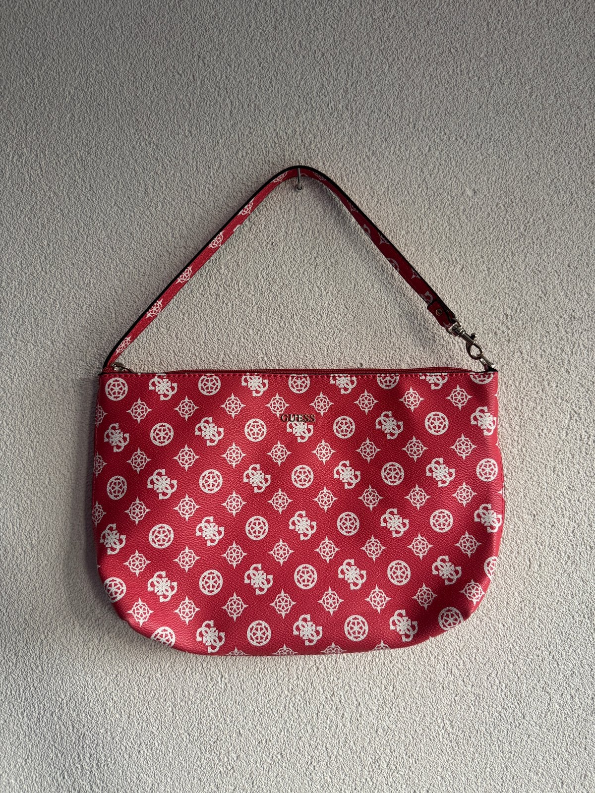 Guess Y2K rode schouder tas met monogram print, Guess, Ophalen of Verzenden, Zo goed als nieuw, Guess