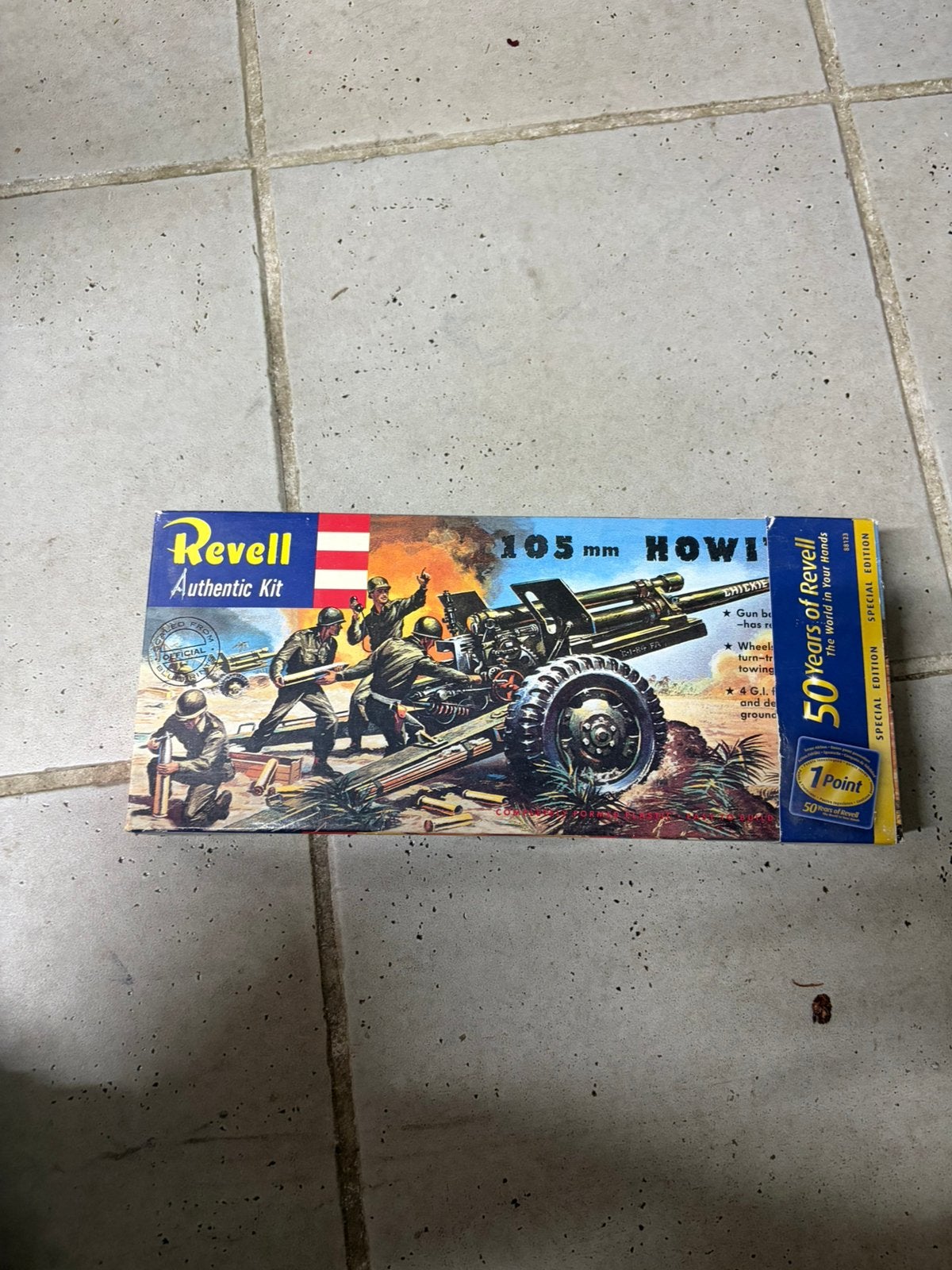 Revell authentic kit 105 mm howitzer 1/40, Hobby en Vrije tijd, Modelbouw | Overige, Ophalen, Zo goed als nieuw