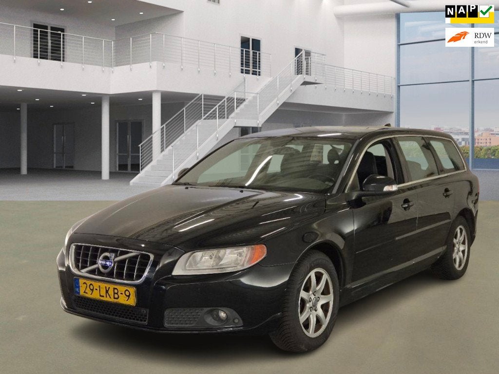 Volvo V70 2.0T Momentum, Auto's, Volvo, Voorwielaandrijving, Euro 5, 4 cilinders, Zwart