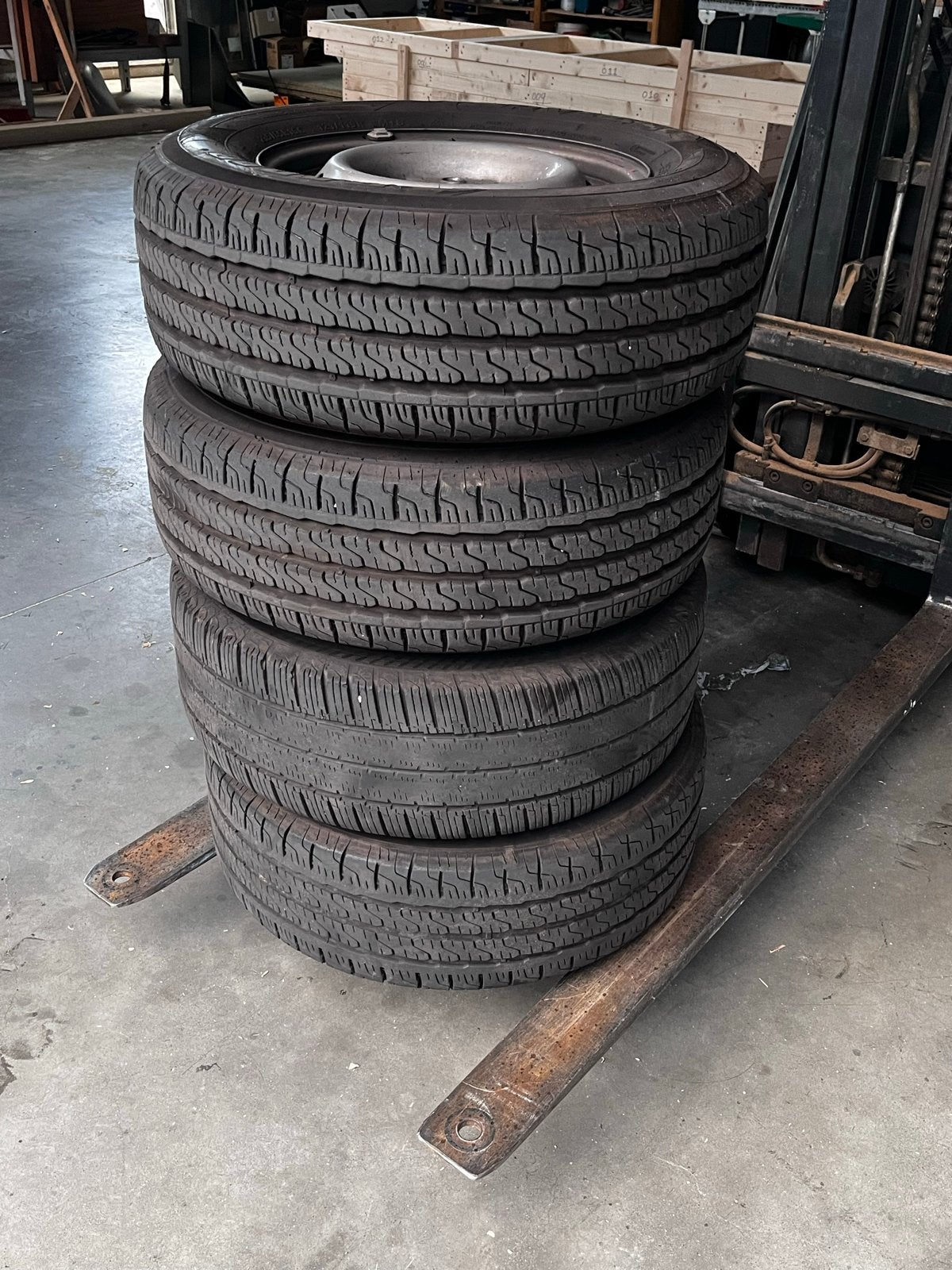 Set van 4 Radar banden met velgen 235/65R16C, Auto-onderdelen, Ophalen, 16 inch, Banden en Velgen, 235 mm