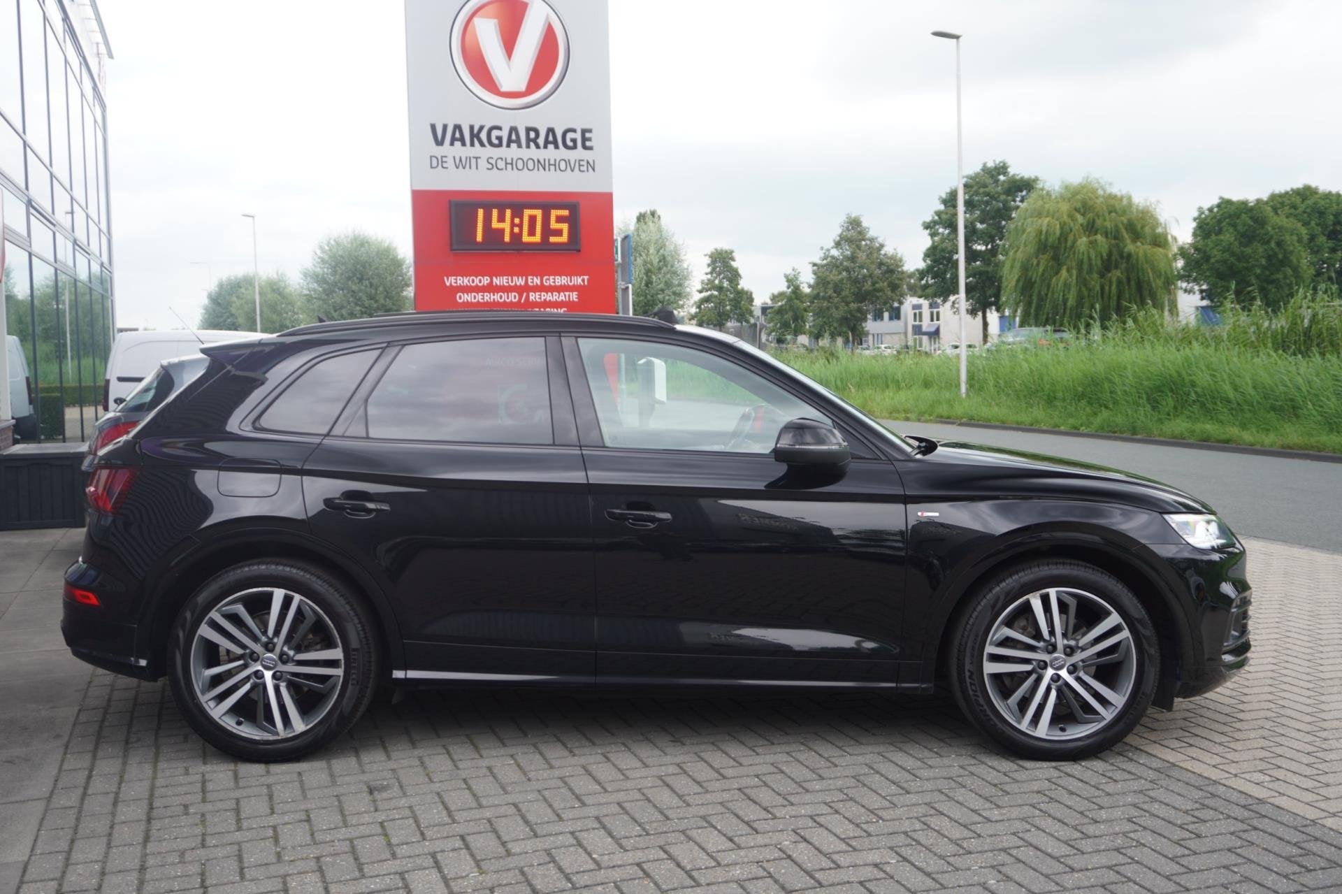 Audi Q5 2.0 TFSI quattro Sport S Line Black Edition / Pano /, Auto's, Automaat, Gebruikt, 4 cilinders, Zwart