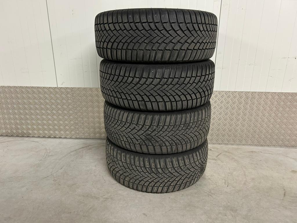 KIA Proceed ceed 18 inch 5x114,3 Bridgestone Winter + TPMS, Ophalen, 18 inch, Gebruikt, Banden en Velgen