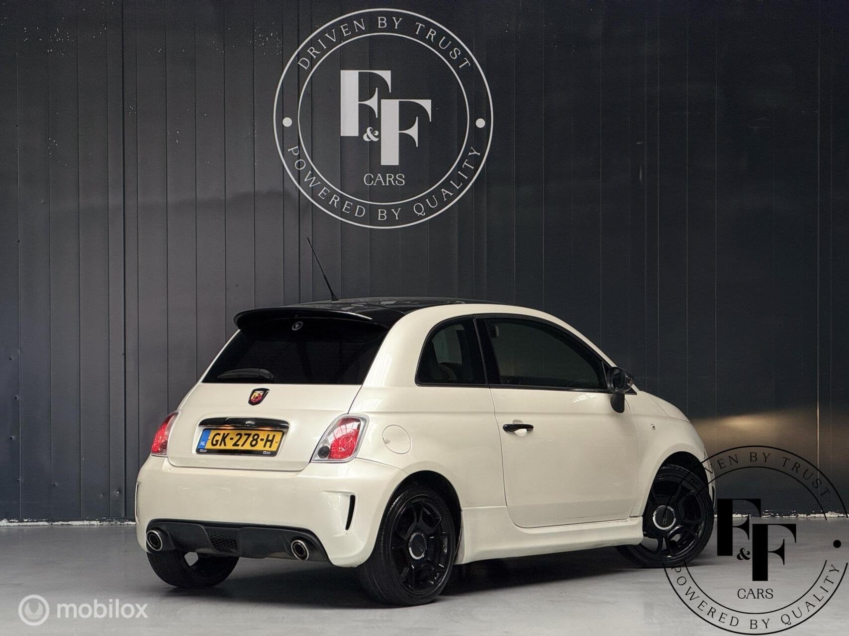 Fiat 500 1.2 Lounge|Automaat|Panodak|Leder|CarPlay|Abarth Lo, Auto's, Euro 5, Gebruikt, 4 cilinders, Wit