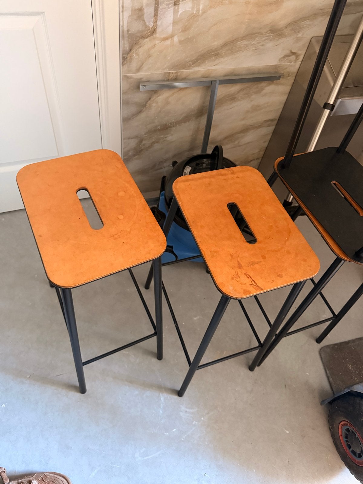 4 barkrukken met houten zitting, Ophalen, Gebruikt, In hoogte verstelbaar, 60 tot 90 cm