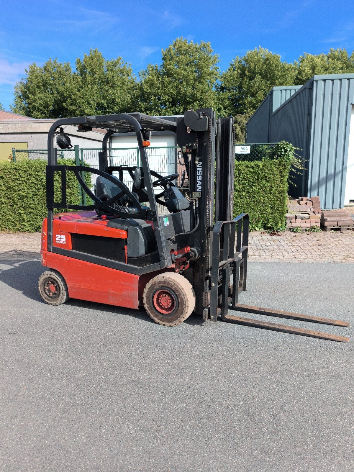 Heftruck Nissan 80 volt sideshift met keuring, Zakelijke goederen, 1000 tot 2000 kg, Ophalen of Verzenden, Elektrisch, Heftruck