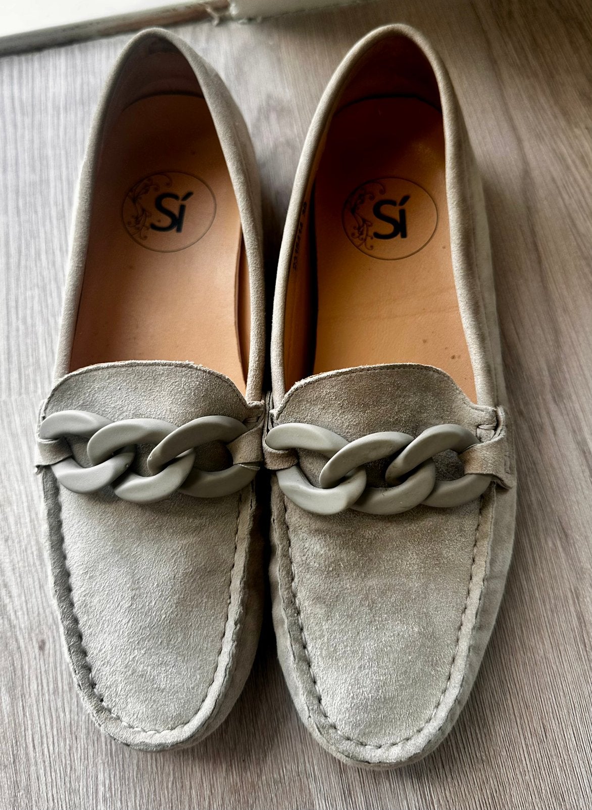 Suede instappers/loafers van Sí, maat 39, Kleding | Dames, Ophalen of Verzenden, Zo goed als nieuw, Instappers, Beige