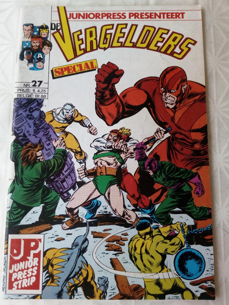 Juniorpress: Avengers / Vergelders 27, 28 (NL strips), Boeken, Strips | Comics, Amerika, Ophalen of Verzenden, Zo goed als nieuw