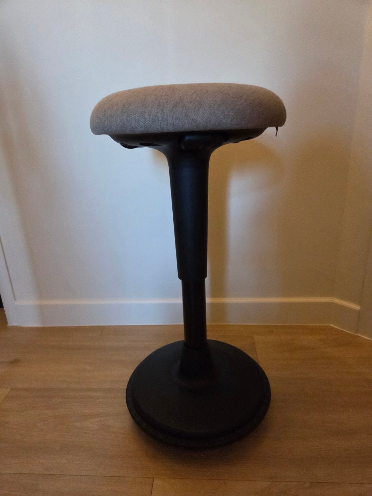 Wobblez ergonomische kruk - perfect voor actief zitten, Ophalen, Overige kleuren, Zo goed als nieuw, Stof