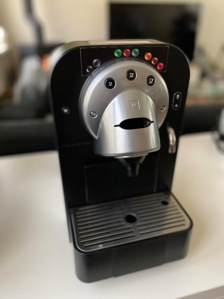 Nespresso Pro Gemini CS100, Ophalen, Koffiepads en cups, Gebruikt, 10 kopjes of meer