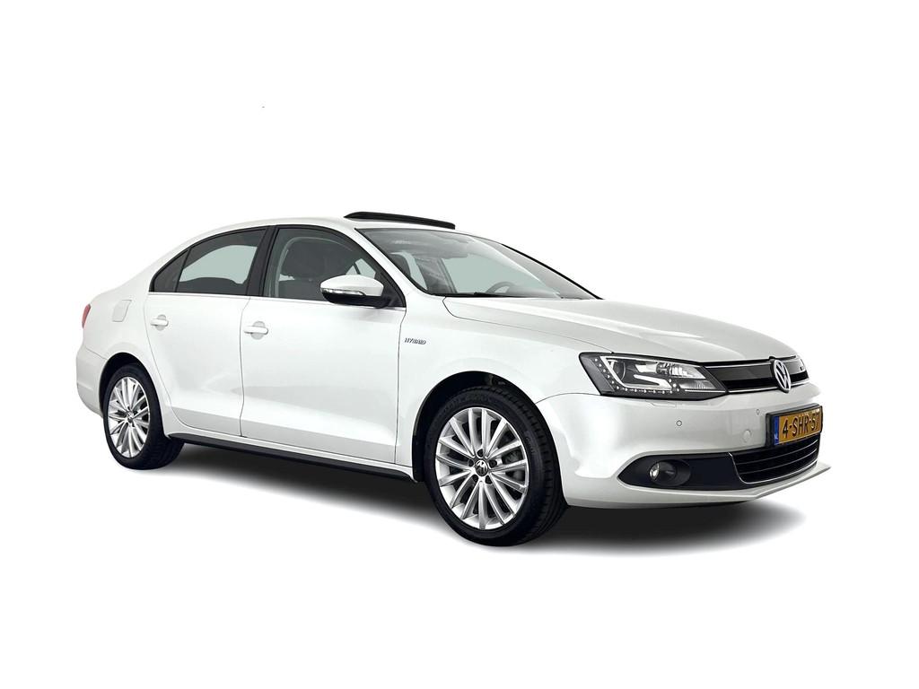 Volkswagen Jetta 1.4 TSI Hybrid Highline Aut. *PANO | XENON, Stof, Gebruikt, 4 cilinders, Wit