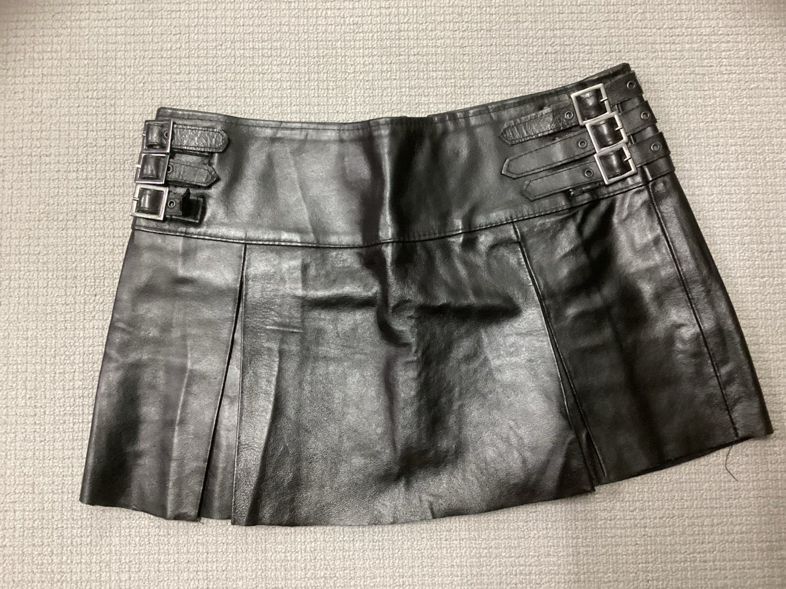 Zwarte leren rok met gespen - Maat S/176, Kleding | Dames, Ophalen of Verzenden, Zo goed als nieuw, Maat 36 (S), Zwart