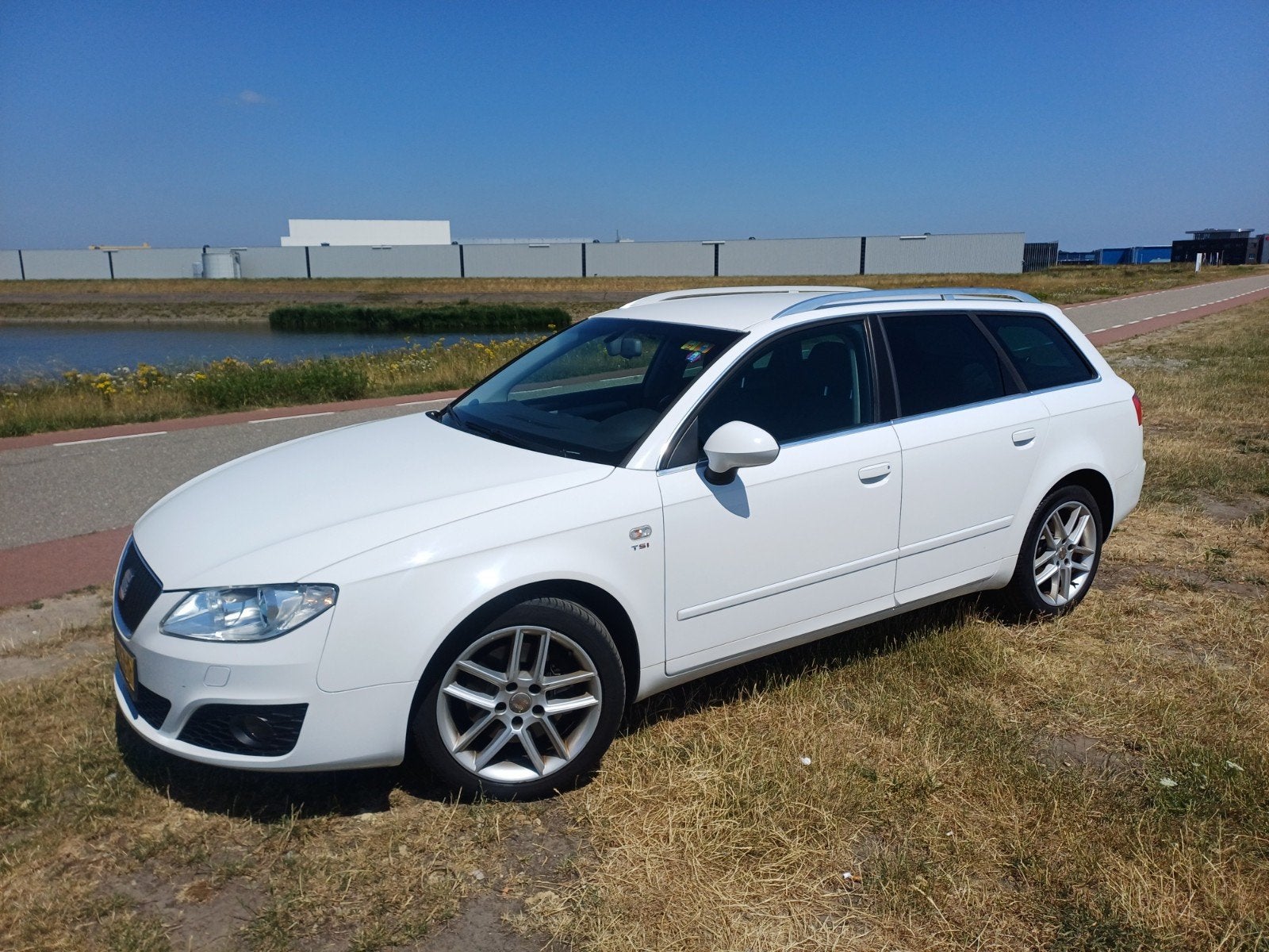Seat Exeo 1.8TSI 118KW ST 2011 Wit, mogelijk motorprobleem, Auto's, Seat, Particulier, Exeo, Airbags, Bi-Xenon koplampen, Bluetooth