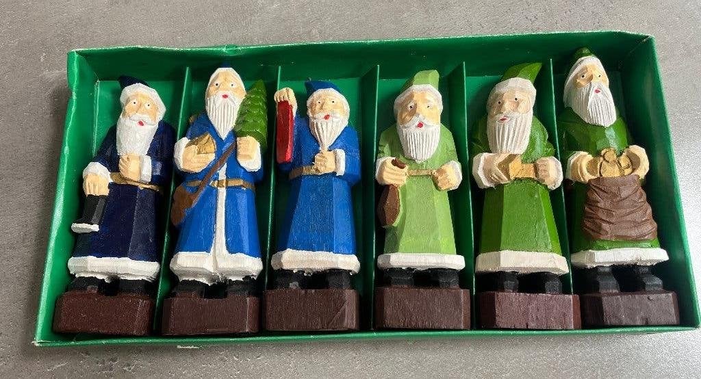 Te koop 6 uit hout gesneden kerstfiguren +/- 15 cm hoog, Ophalen of Verzenden, Nieuw