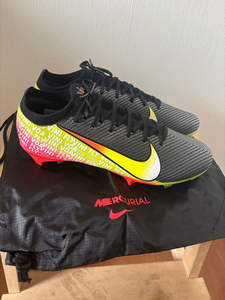 Voetbalschoenen nike mt 44, Sport en Fitness, Voetbal, Maat XS of kleiner, Ophalen of Verzenden, Nieuw, Schoenen