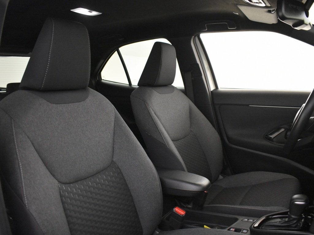 Toyota Yaris Cross 1.5 Hybrid 115 Style | Stuur en Stoelverw, Auto's, Automaat, Stof, Gebruikt, 116 pk