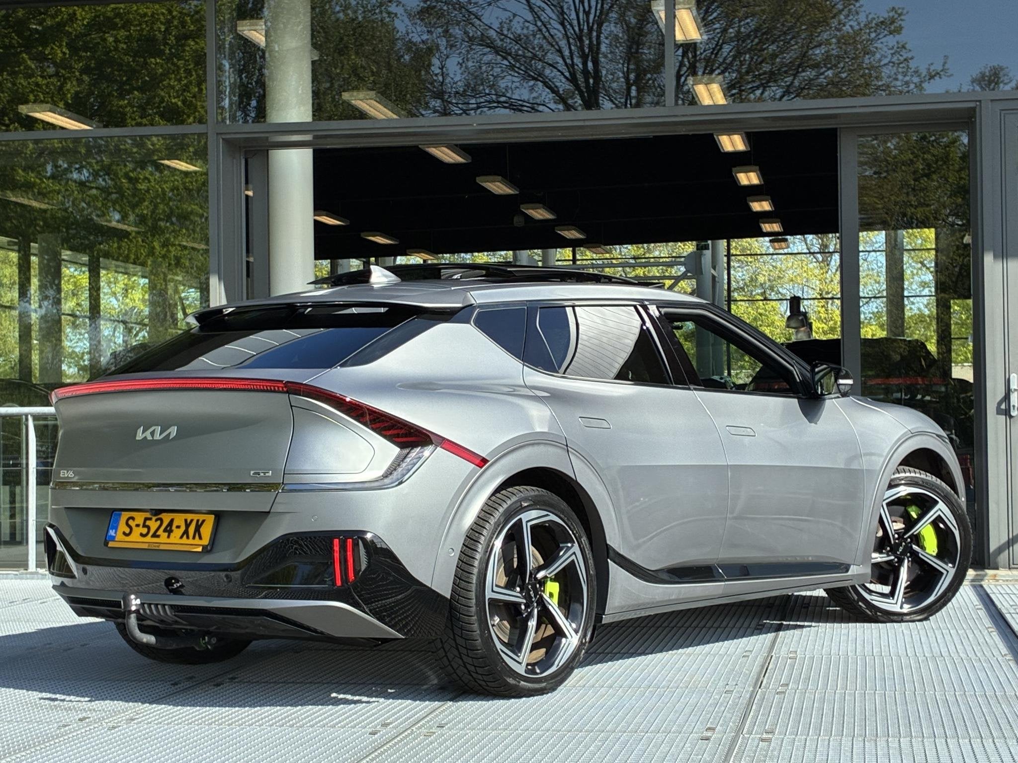 Kia EV6 GT AWD 77.4 kWh Automaat 585PK | SOH 96% | Panoramad, Auto's, Alcantara, 2100 kg, Origineel Nederlands, Parkeerassistent