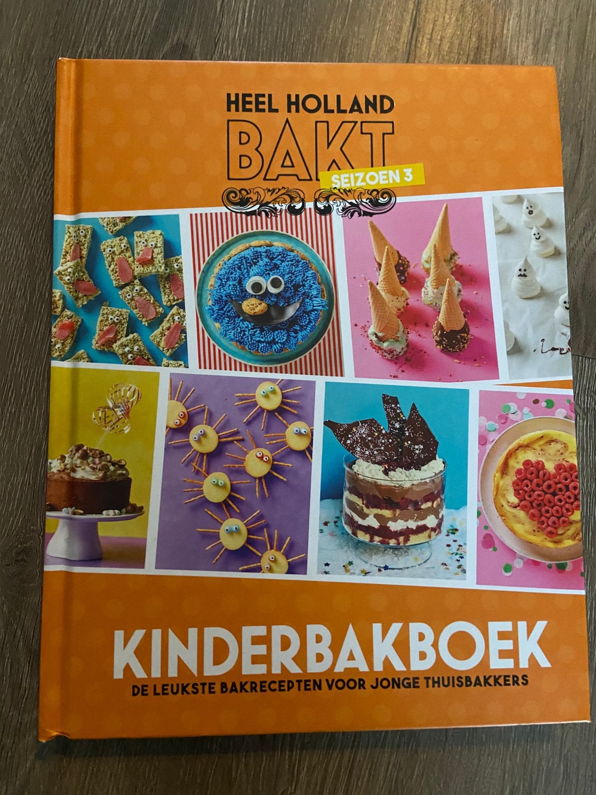 Heel holland bakt, seizoen 3 - kinderbakboek, Boeken, Ophalen of Verzenden, Nieuw, Overige onderwerpen