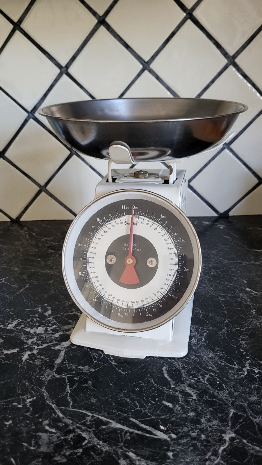 Vintage Keukenweegschaal met RVS Kom - Wit/Zwart, Witgoed en Apparatuur, Minder dan 10 kg, Keukenweegschaal, Ophalen of Verzenden