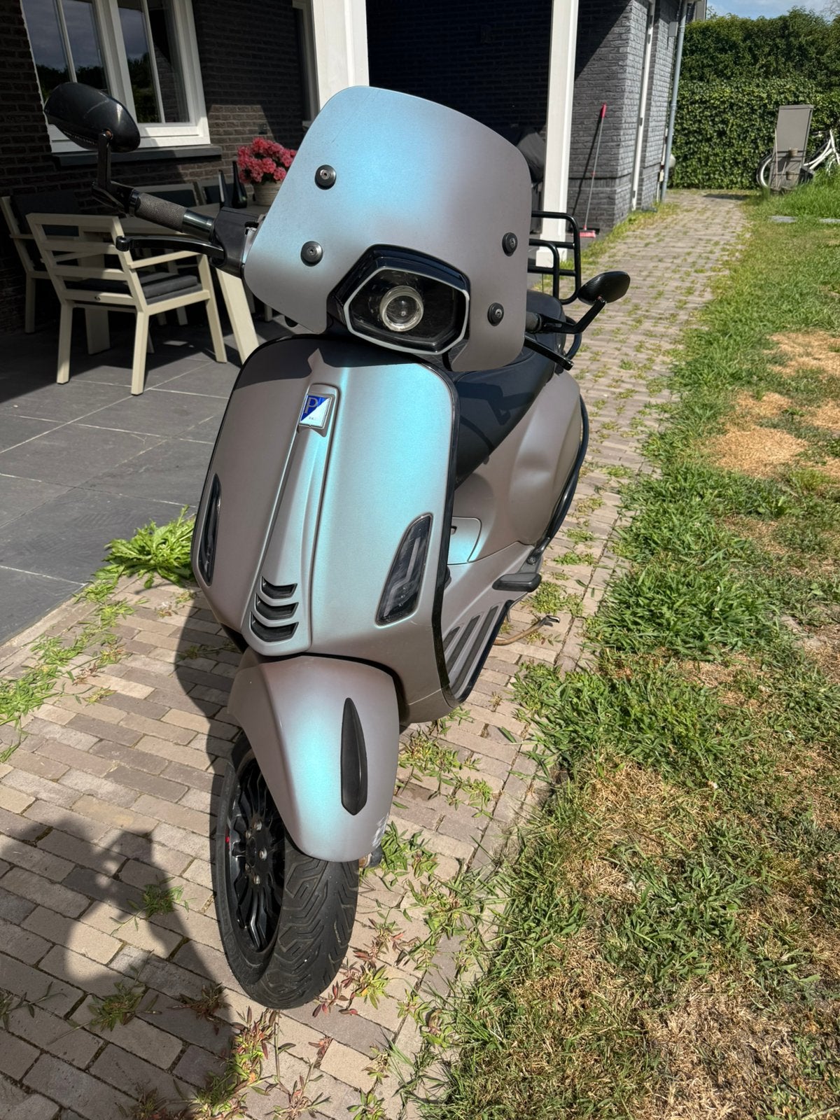 Vespa Sprint E5 2021 | Custom Kameleon | Blauw kenteken, Fietsen en Brommers, Scooters | Vespa, Ophalen, Gebruikt, Vespa S, Benzine