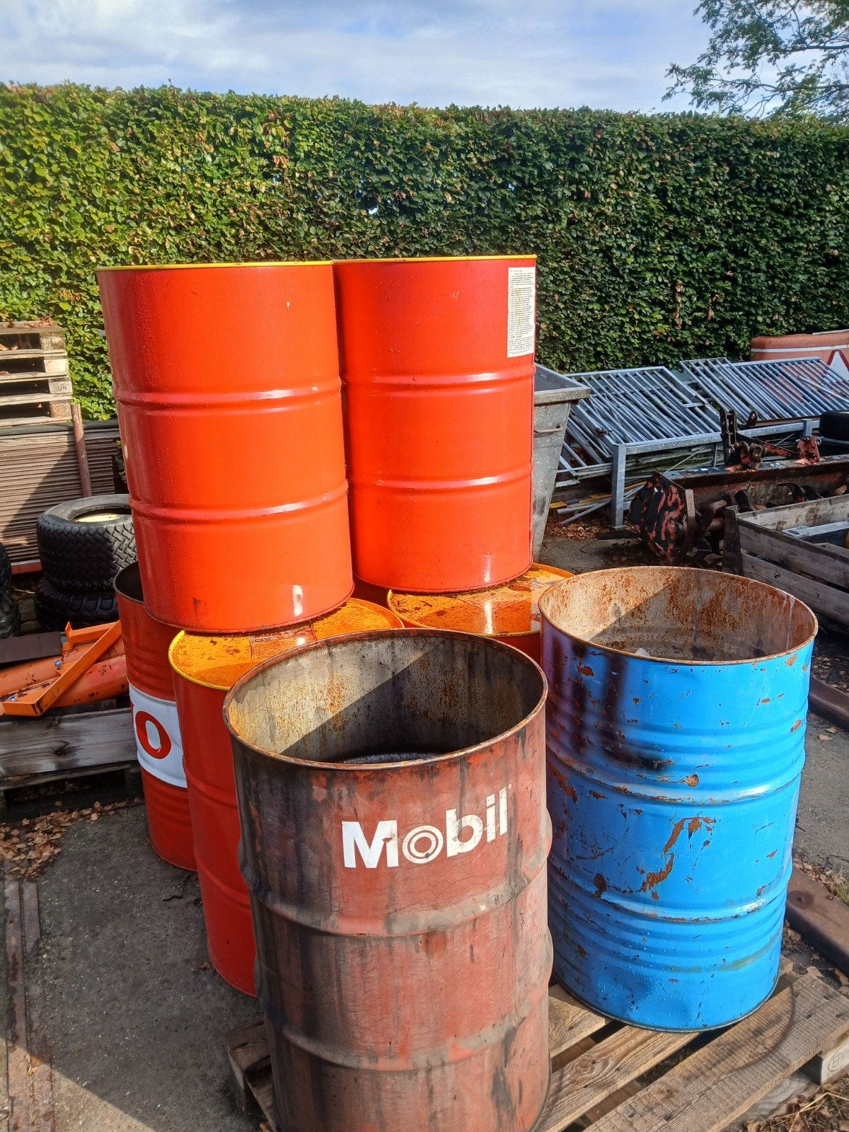 Diverse metalen vaten - 200 liter olievaten, Tuin en Terras, Vuurkorven, Ophalen