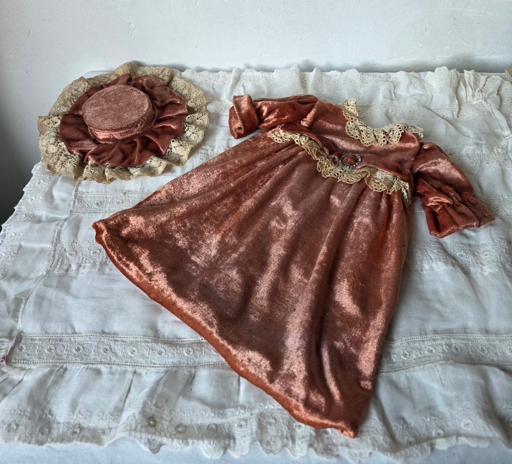 Poppenjurk voor de antieke pop, Ophalen of Verzenden, Gebruikt, Pop