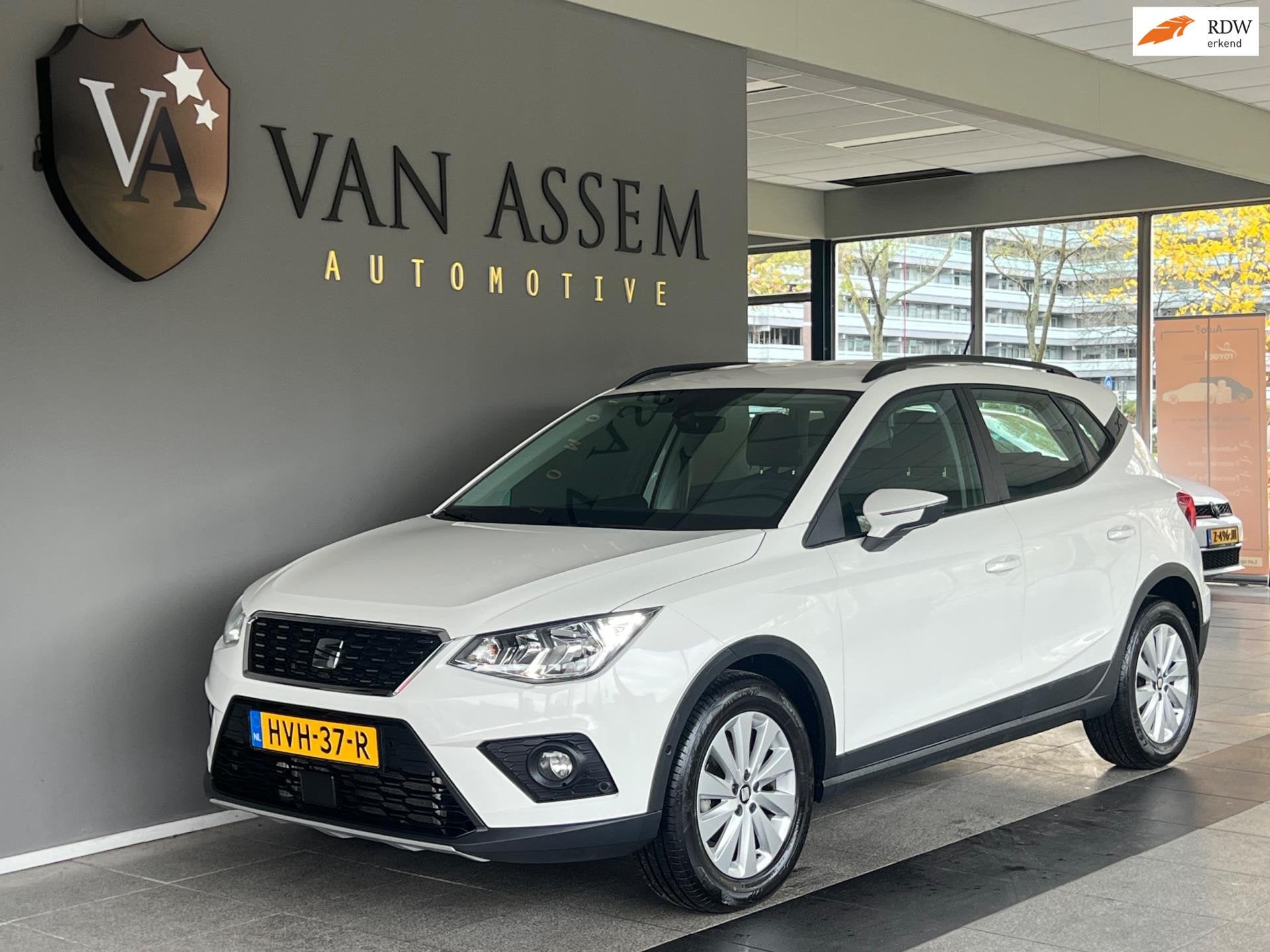 Seat ARONA 1.0 TSI Style Business Intense Plus| PDC| CARPLAY, Auto's, Gebruikt, Alcantara, Wit, 600 kg