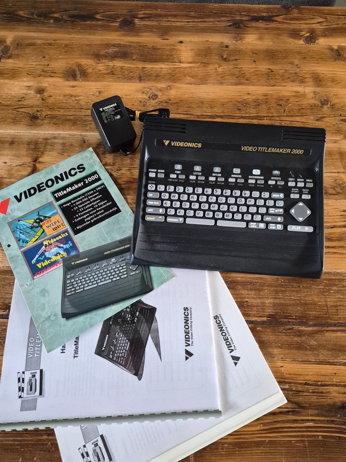 Videonics Video Titlemaker 2000 met handleiding, Audio, Tv en Foto, Ophalen of Verzenden, Gebruikt, Video