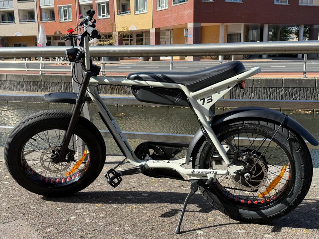 Zeer mooie en nette Super 73 ZX Moonrock, Zo goed als nieuw, Minder dan 47 cm, 50 km per accu of meer, Ophalen