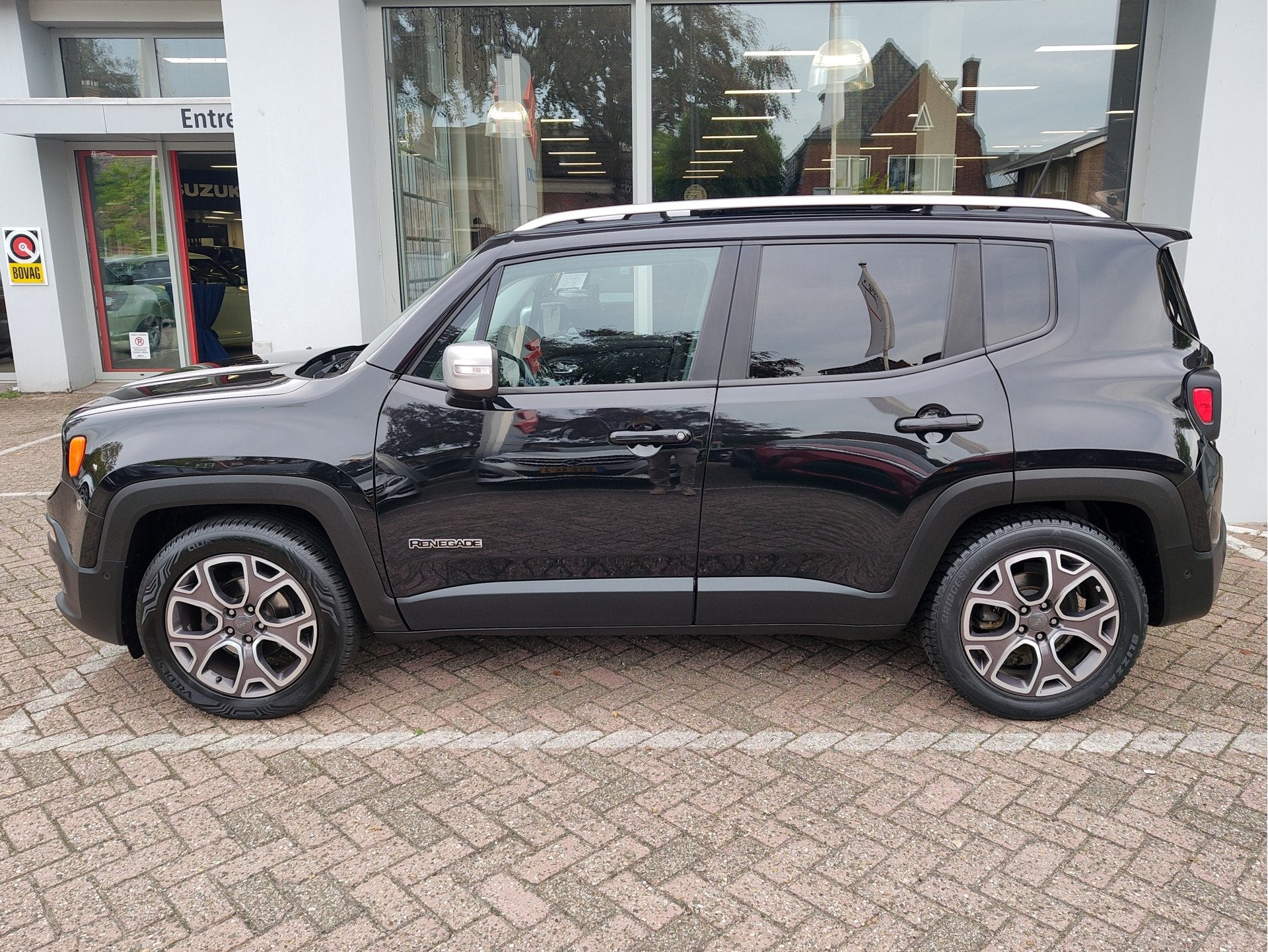 Jeep Renegade 1.4 MULTIAIR LIMITED Trekhaak | Pano | Navi |, Auto's, Voorwielaandrijving, 12 maanden, Stof, Gebruikt