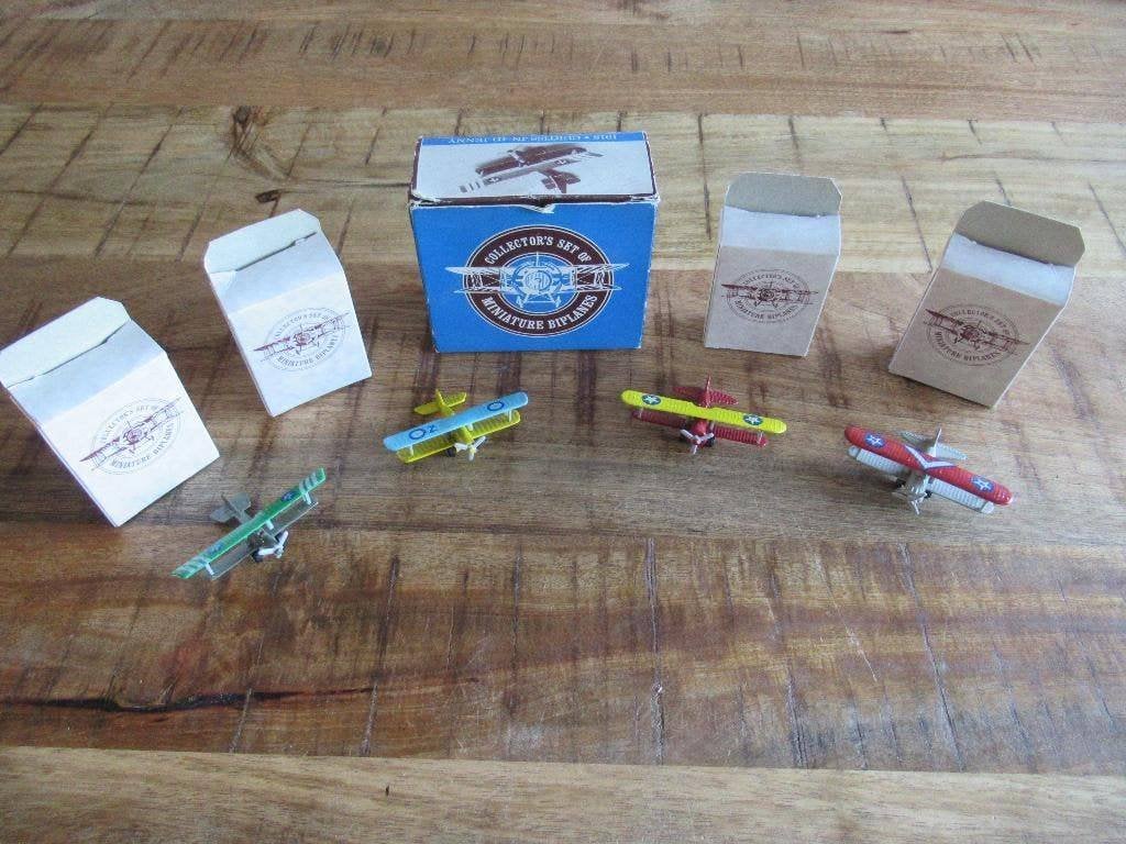 Nieuw collector's set of boeing vliegtuig miniature biplanes, Overige merken, 1:72 tot 1:144, Nieuw, Ophalen of Verzenden