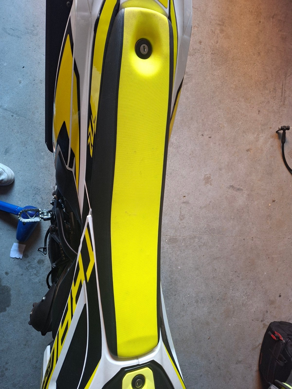 Beta rr 50 zadelhoes geel/zwart, Ophalen of Verzenden