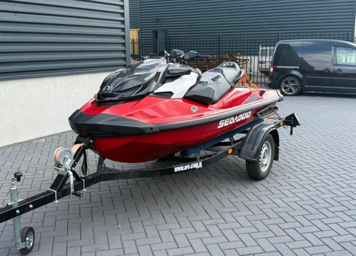 Seadoo RXP-X 325pk 2024 red. Met Trailer, Watersport en Boten, Ophalen, Zo goed als nieuw, Benzine, 200 pk of meer