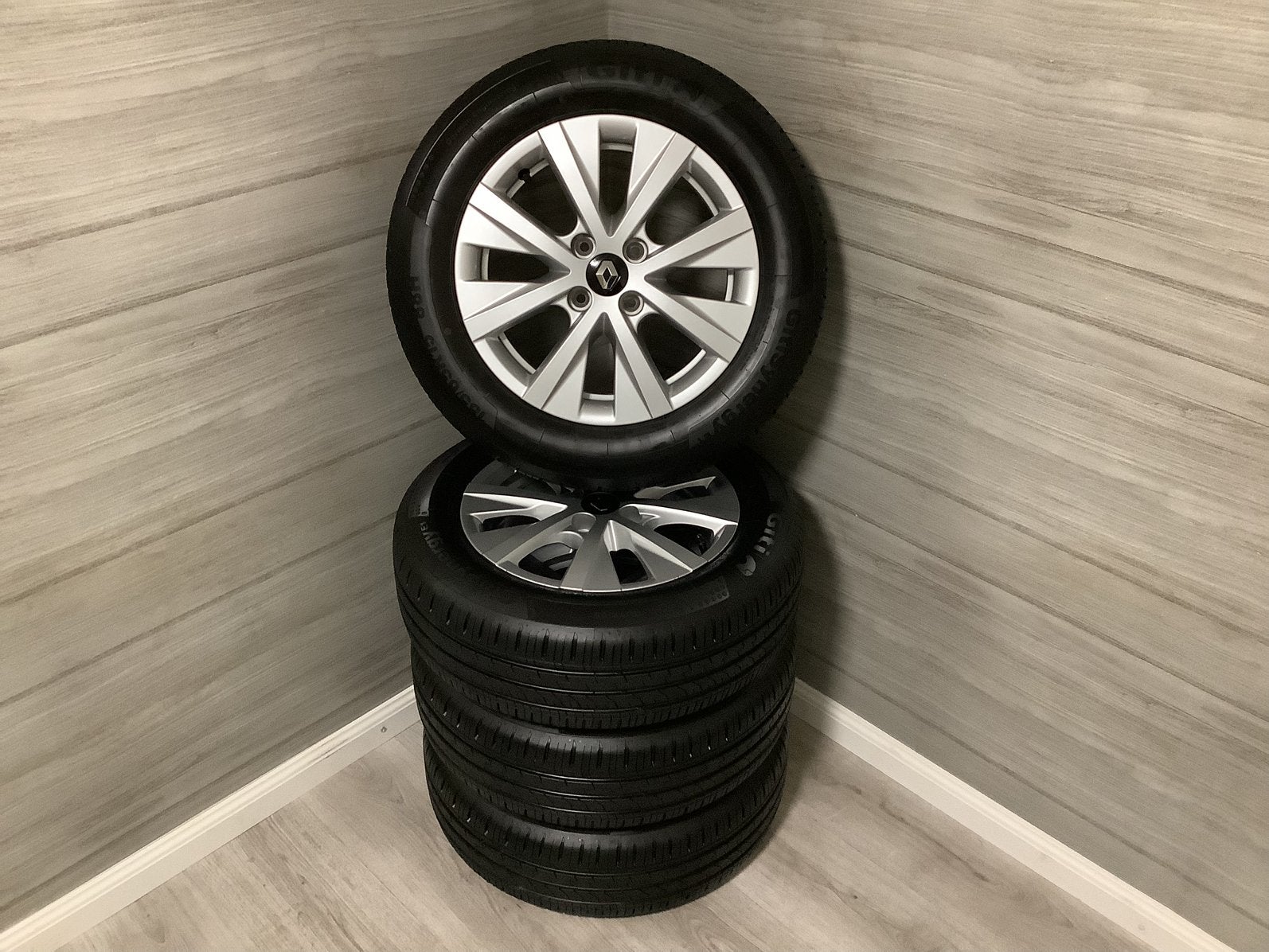 Renault CLIO origineel velgen zomerbanden, 15 inch, Banden en Velgen, Nieuw, Personenwagen