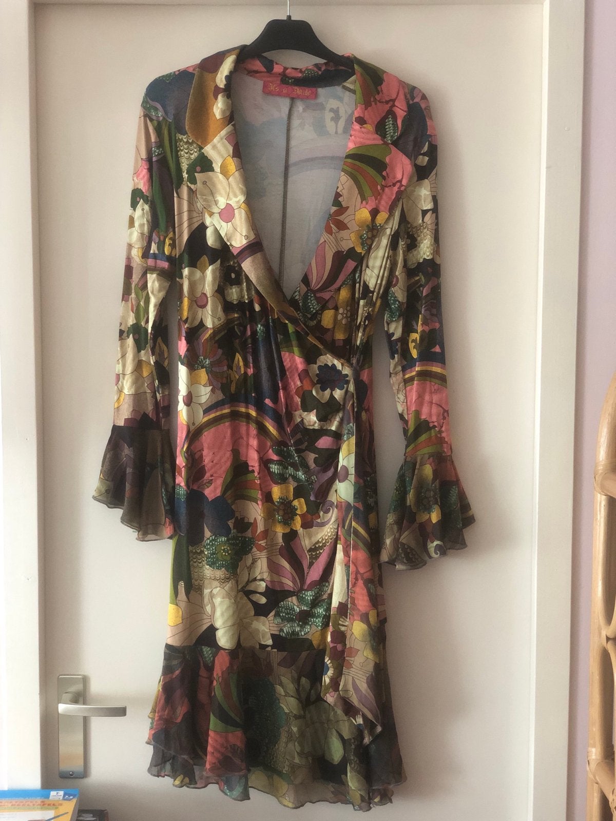Prachtige nieuwe Daite jurk met bloemenprint, Kleding | Dames, Overige kleuren, Nieuw, Ophalen of Verzenden, Knielengte