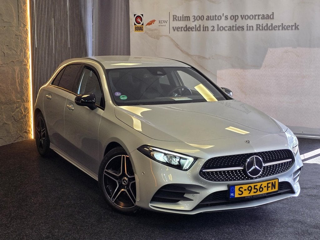 Mercedes-Benz A-klasse 180 AMG Line|GARANTIE|1E EIG|NAP|NAVI, Auto's, Mercedes-Benz, 136 pk, Gebruikt, 4 cilinders, Origineel Nederlands
