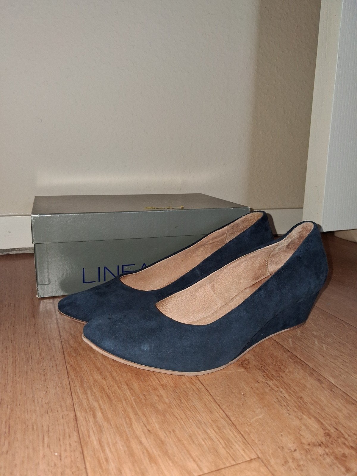 Suède pumps dames, Kleding | Dames, Ophalen of Verzenden, Zo goed als nieuw, Blauw