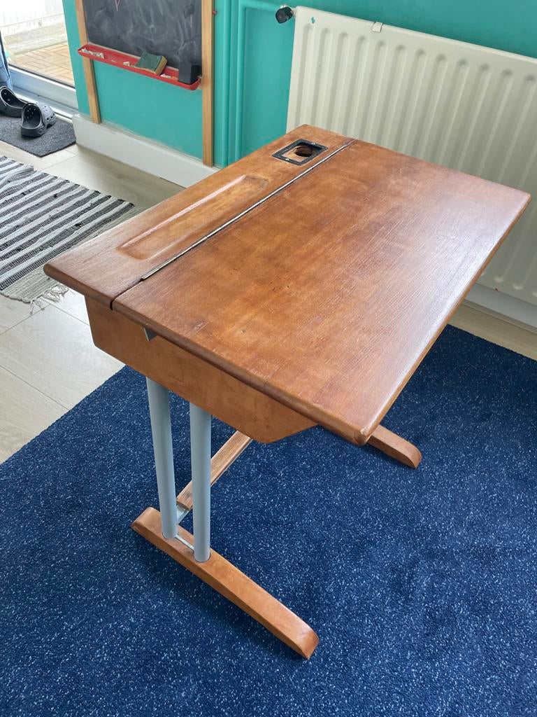 Vintage kinderbureau met opbergruimte, Ophalen, Zo goed als nieuw