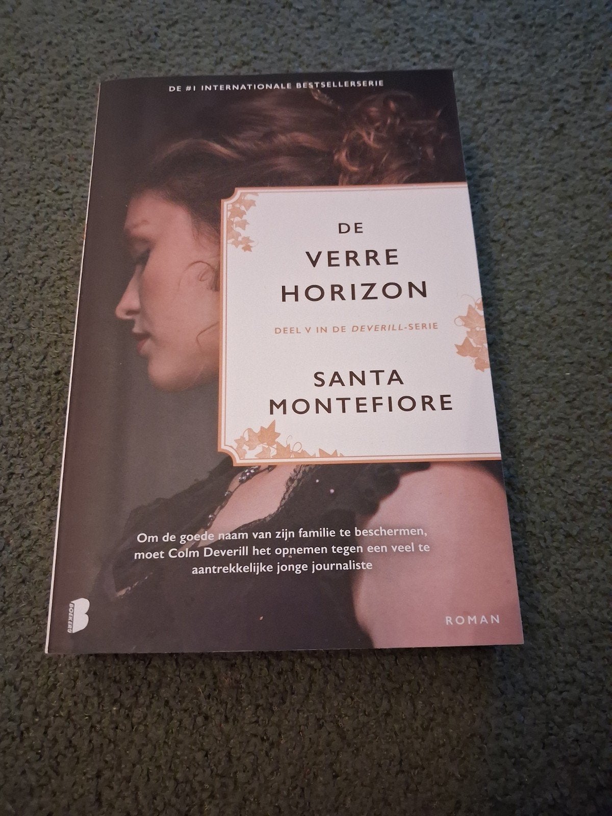 De Verre Horizon - Santa Montefiore (Deel V Deverill-serie), Boeken, Ophalen of Verzenden, Zo goed als nieuw, Santa Montefiore