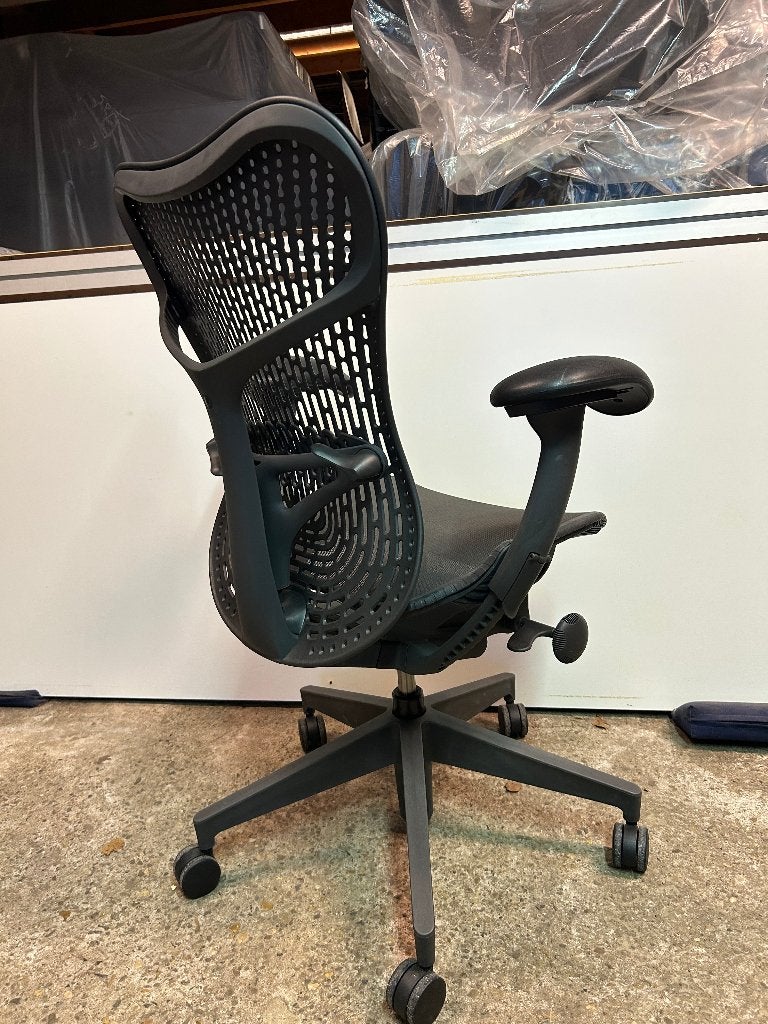 3 IZGS Bureaustoel stoel Herman Miller Mirra 2 Graphite, Zwart, Ophalen of Verzenden, Zo goed als nieuw, Nvt