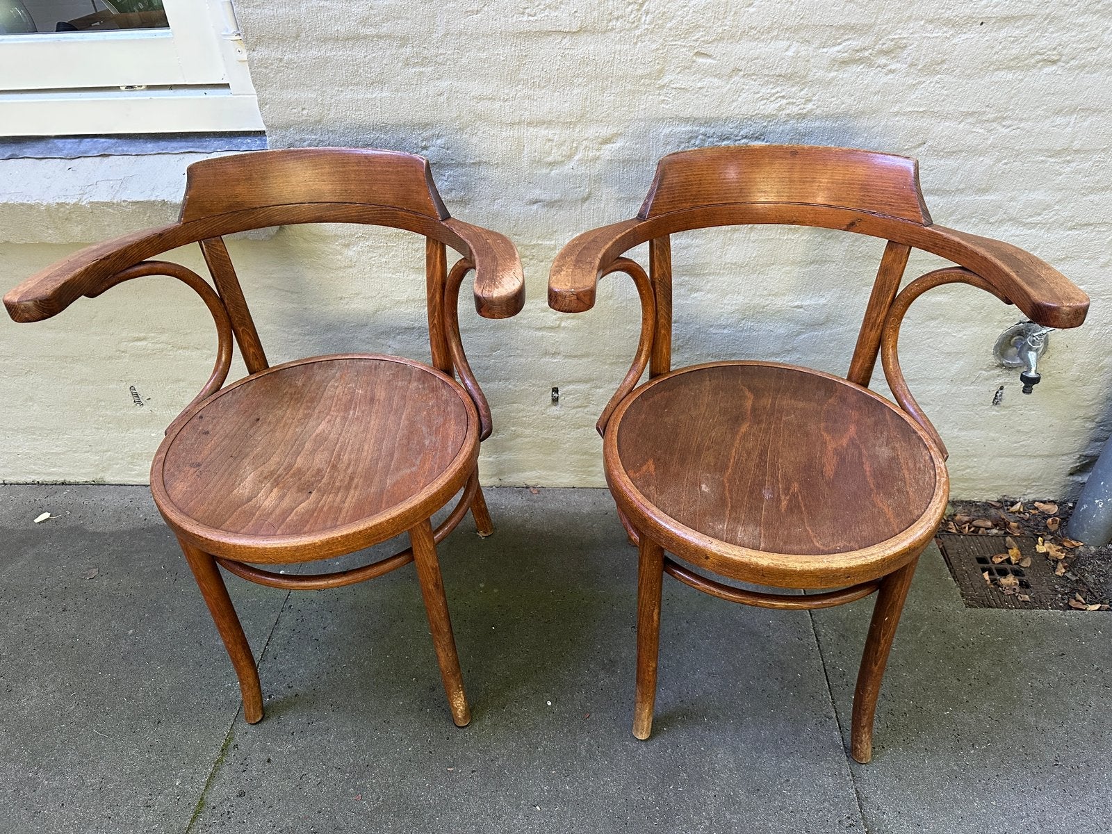 Twee Thonet bistrostoelen (nr 233), Ophalen of Verzenden