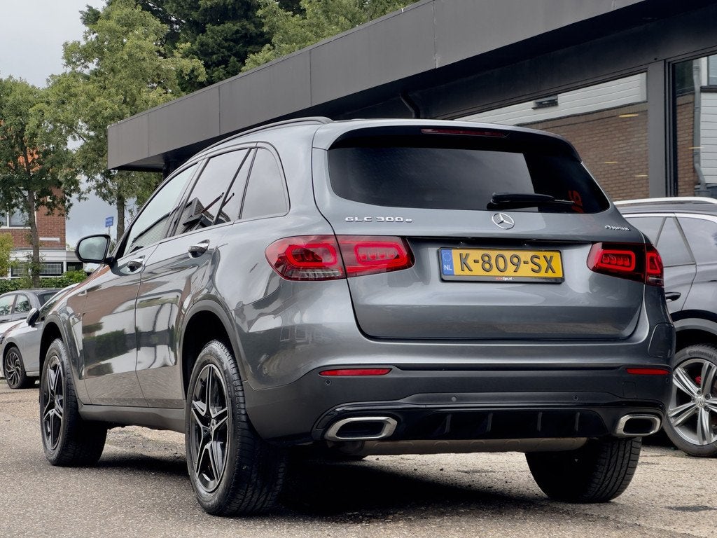 Mercedes-Benz GLC 300e AUT9 4MATIC AMG-STYLING PANODAK LEDER, Auto's, Mercedes-Benz, Automaat, Gebruikt, Euro 6, 4 cilinders